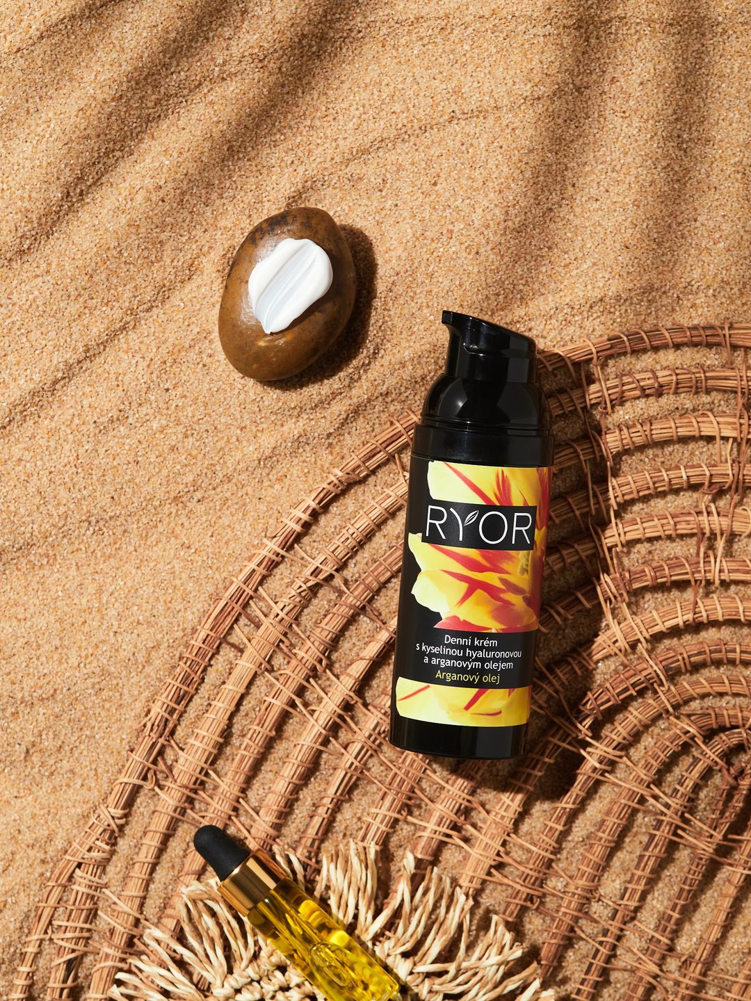 Denní krém s kyselinou hyaluronovou a arganovým olejem - galerie #2