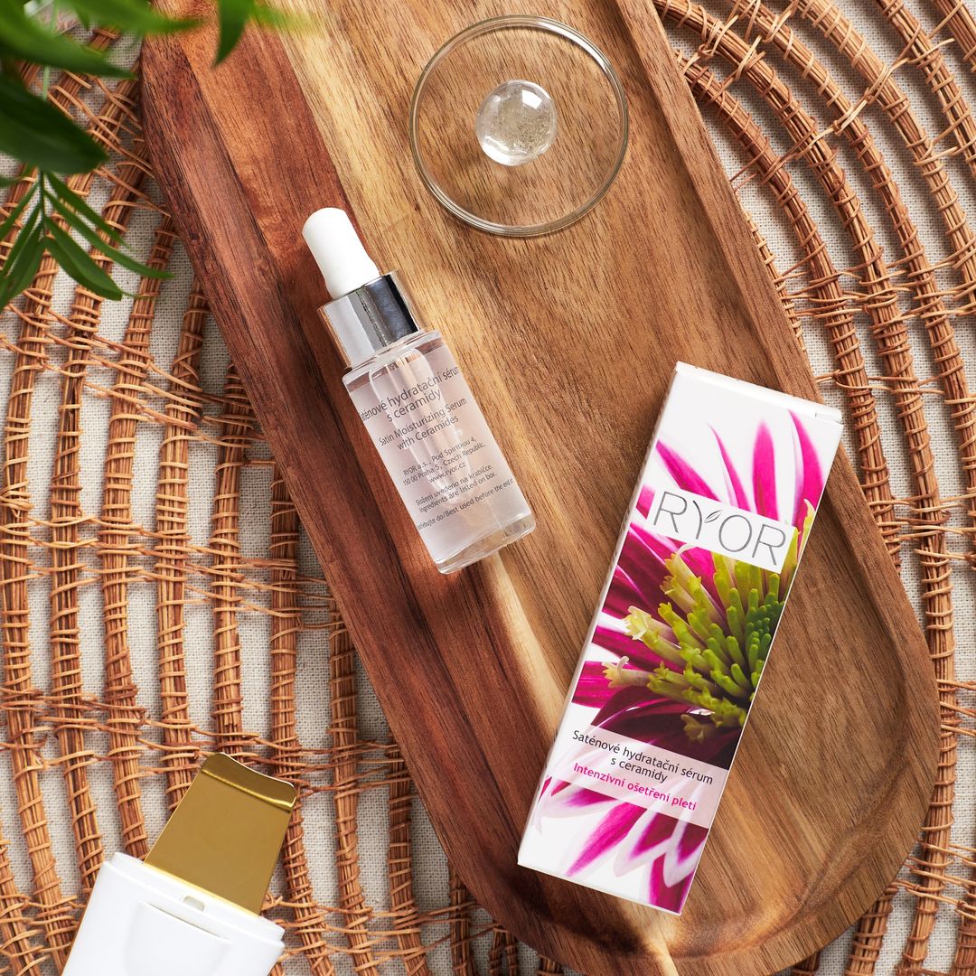 Saténové hydratační sérum s ceramidy - galerie #2