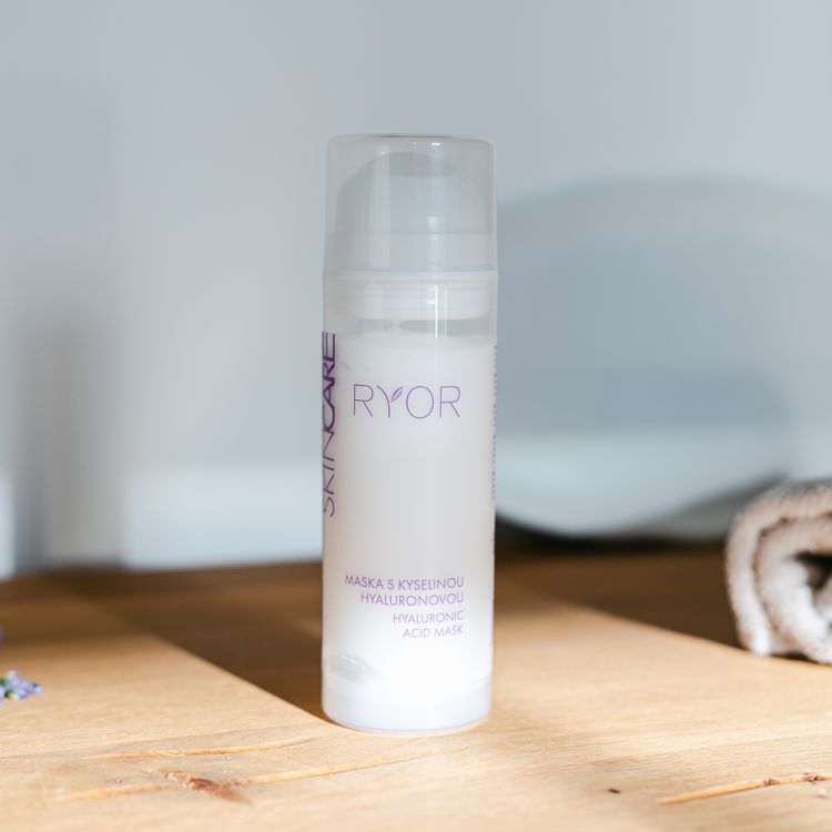 Maska s kyselinou hyaluronovou