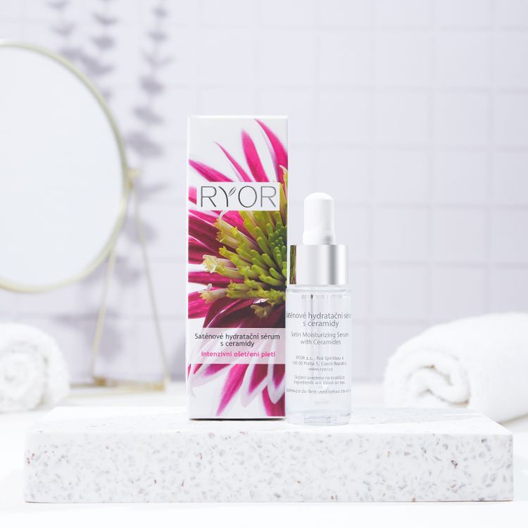 Saténové hydratační sérum s ceramidy